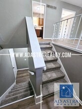 6004 E 98 St in Kansas City, MO - Foto de edificio - Building Photo