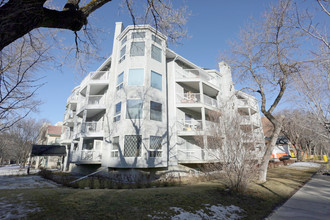 Crofton House in Edmonton, AB - Building Photo - Building Photo