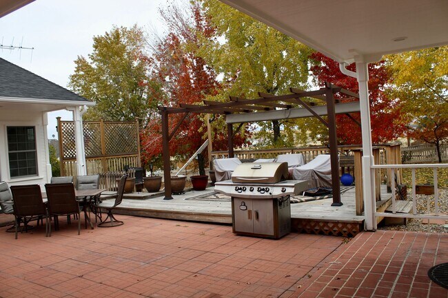 650 Eastlake Dr in Spring Creek, NV - Building Photo - Building Photo