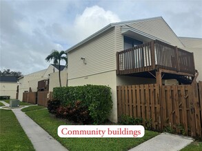 635 Executive Center Dr in West Palm Beach, FL - Building Photo - Building Photo