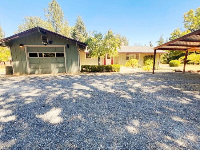 property at 3401 Quartz Creek Rd