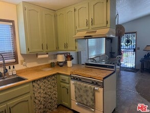 42810 Willow Ave in Big Bear Lake, CA - Building Photo - Building Photo