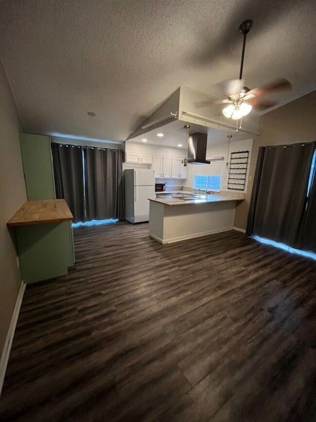 5725 Sage Dr in Bakersfield, CA - Building Photo - Building Photo