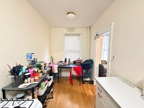 64 Queensberry St, Unit 212 in Boston, MA - Building Photo - Building Photo