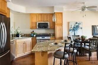 21345 Hawthorne Blvd in Torrance, CA - Building Photo - Building Photo