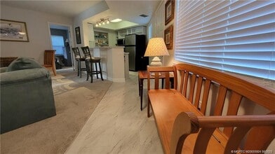 3206 SE Aster Ln in Stuart, FL - Foto de edificio - Building Photo