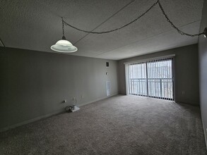 25 S Point Dr in Boston, MA - Building Photo - Building Photo
