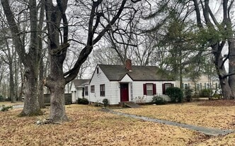 5017 East St in Forest Park, GA - Building Photo