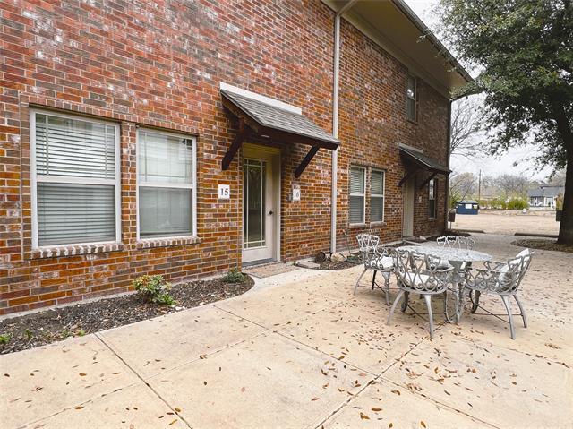 property at 420 W Franklin St