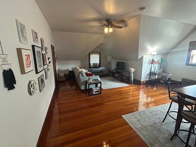 50 Dartmouth St, Unit 3 in Somerville, MA - Building Photo - Building Photo