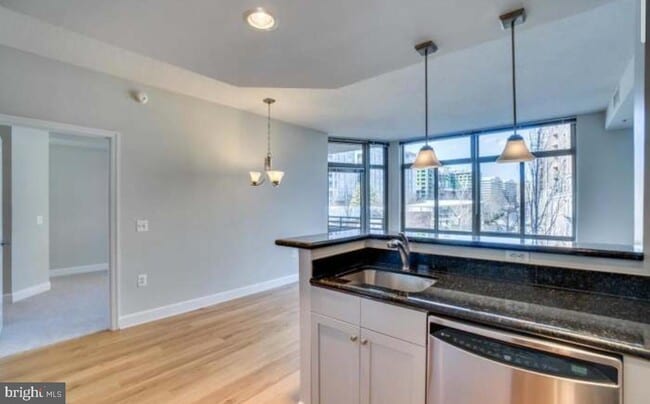 property at 3650 S Glebe Rd