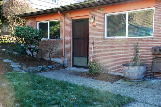 property at 511 N Bowdoin Pl