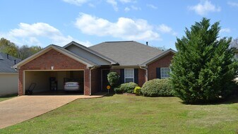 2022 Cross Cir in Tuscaloosa, AL - Building Photo