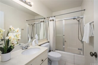 25 Snowapple in Irvine, CA - Building Photo - Building Photo