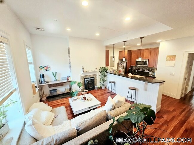 14 Temple St