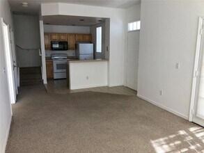 4004 Venetian Bay Dr in Kissimmee, FL - Building Photo - Building Photo