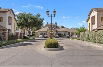 1360 Shady Ln in Turlock, CA - Building Photo - Building Photo
