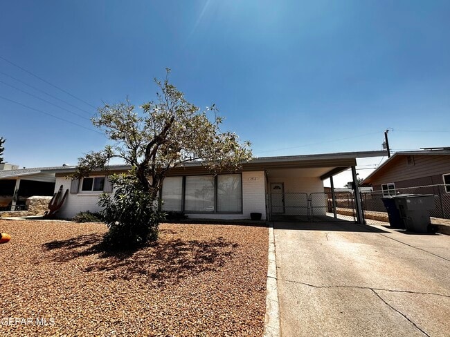 property at 1516 Elmhurst Dr