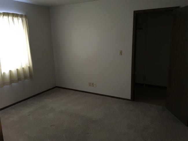 2020 Cedar St in Muscatine, IA - Building Photo - Building Photo