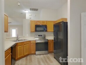 9671 Watershed Dr S, Unit 7713 Hickman Rd #75 in Jacksonville, FL - Building Photo - Building Photo