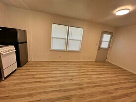 525 E Omaha St in Rapid City, SD - Building Photo