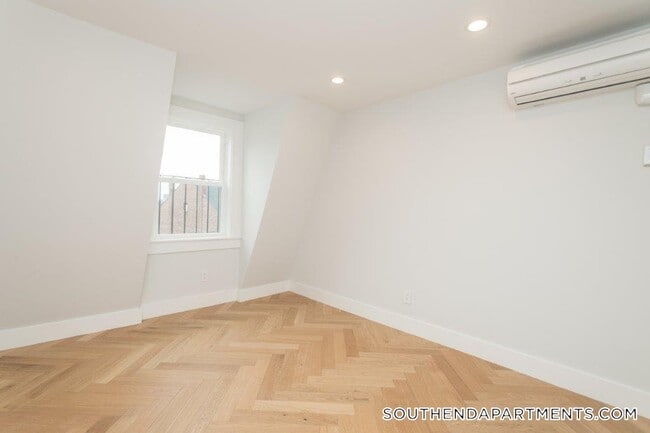 461 Massachusetts Ave, Unit 13