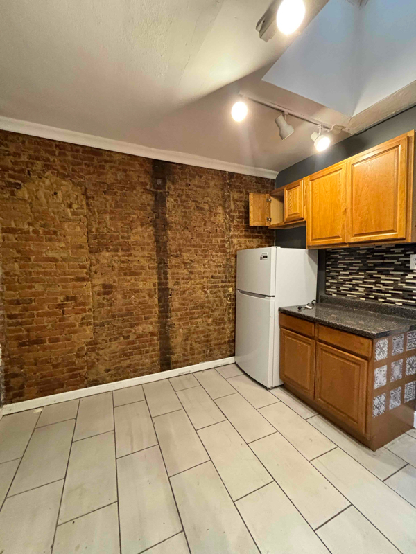 70 Brinkerhoff St in Jersey City, NJ - Building Photo - Building Photo