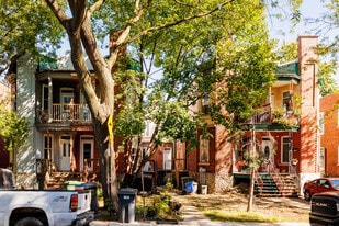 2201 Harvard Av in Montréal, QC - Building Photo