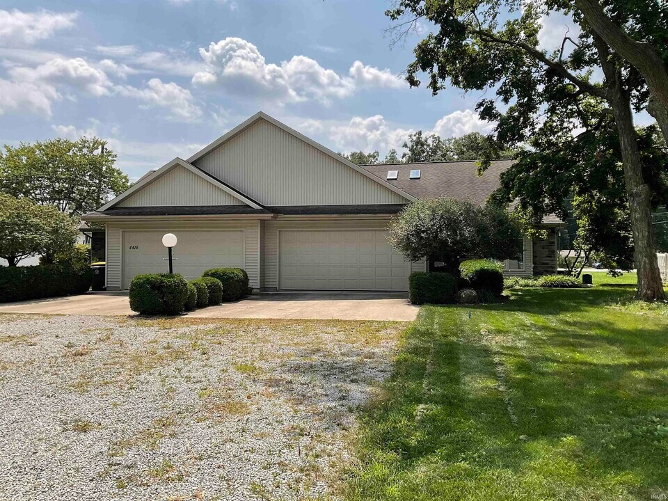 4420 Manistee Dr in Fort Wayne, IN - Building Photo