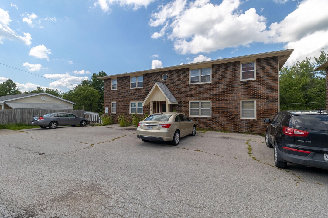 2933 Northland Dr in Columbia, MO - Building Photo