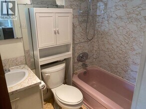 3570 E Hastings St in Vancouver, BC - Building Photo - Building Photo