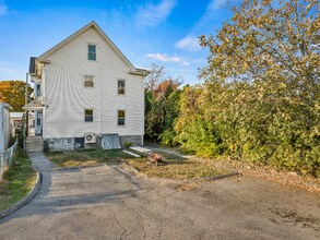912 Bank St-Unit -2 in New London, CT - Building Photo - Building Photo