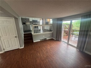 8536 Snowshoe Trail in Cicero, NY - Building Photo - Building Photo