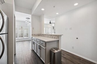 4104 N Hall St-Unit -217 in Dallas, TX - Building Photo - Building Photo