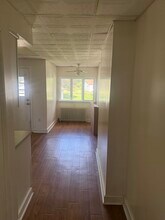 133 W Vaughn St in Kingston, PA - Building Photo - Building Photo