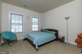 42607 Offenham Terrace in Chantilly, VA - Building Photo - Building Photo