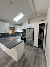 2421 Hill St in Santa Monica, CA - Building Photo - Building Photo
