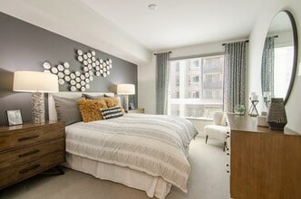 Vive on The Park in San Diego, CA - Building Photo - Building Photo