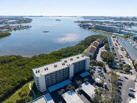 1332 Pasadena Ave S, Unit 205 in South Pasadena, FL - Building Photo