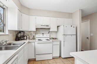 8927 Hauser St in Lenexa, KS - Building Photo - Building Photo