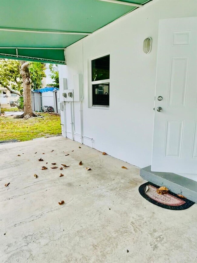 3431 SW 12th St in Miami, FL - Building Photo - Building Photo