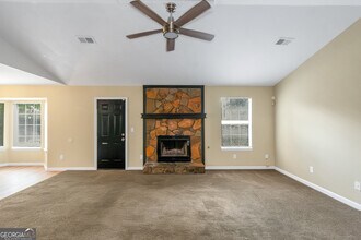 1331 Misty Ridge Ct in Hampton, GA - Building Photo - Building Photo