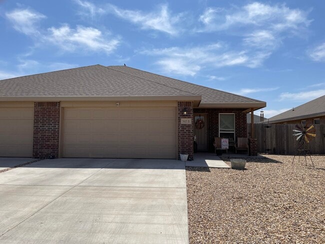 5605 Jarvis St in Lubbock, TX - Foto de edificio - Building Photo