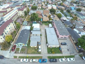 127 E 88th St Los Angeles, cA in Los Angeles, CA - Building Photo - Building Photo