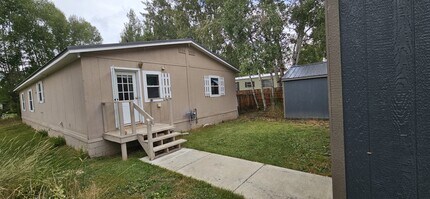 233 N Ashley Ave in Pinedale, WY - Building Photo - Building Photo