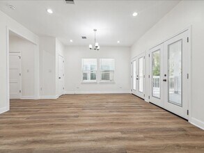 915 E 37th St in Houston, TX - Building Photo - Building Photo