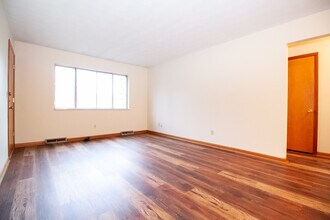 2954 Carskaddon Ave, Unit 3 in Toledo, OH - Building Photo - Building Photo