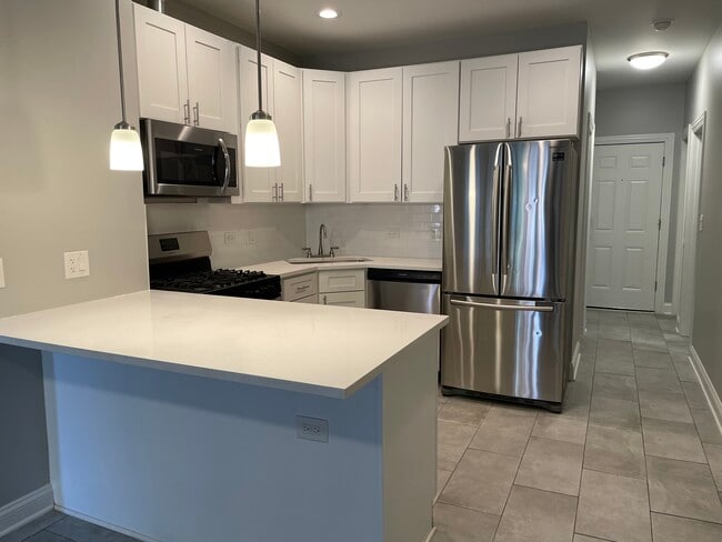 2428 N Avers Ave, Unit 1 in Chicago, IL - Foto de edificio - Building Photo