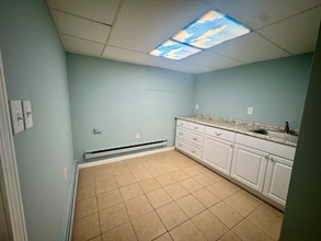 1362 Washington St in Weymouth, MA - Building Photo - Building Photo