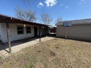 3610 Russwin Dr in Garland, TX - Foto de edificio - Building Photo